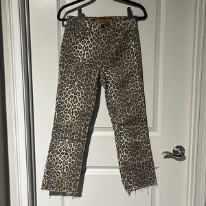 COPY - Joe’s Jeans The Callie High Rise Cropped Boot in Leopard Print Size 26